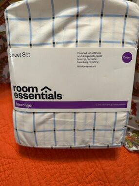 Room Essentials White Sheet Set with Light Blue Windowpane Queen size Set